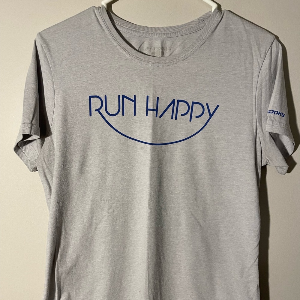 Brooks brand t-shirt. Gray with blue writing, size Large